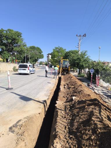 Doğal gaz çalışmaları ziraat bankası önünden devam etmektedir.