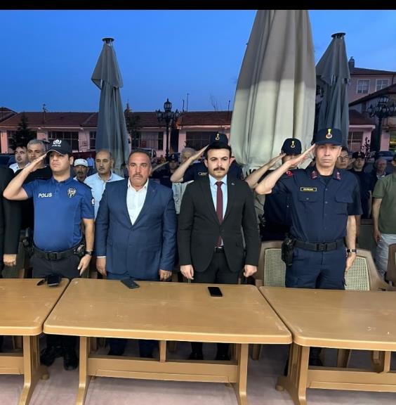 Sayın;Belediye Başkanımız,Kaymakamımız,İlçe Jandarma Komutanlığı,İlçe Emniyet Amirliği,Siyasi Parti Temsilcileri Ve Halkımız ilçemizde düzenlenmiş olan 15 Temmuz Programına katılım sağlamıştır.